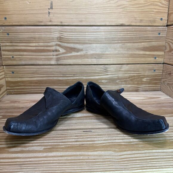 Cydwoq Women’s 36.5 Flats Black Leather Square/Pointed Toe Button Detail Shoes - Picture 4 of 9